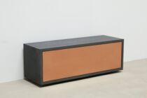 Betonmöbel Lowboard mit Kupfer-Front, Schubkasten, 120 cm, seitlich