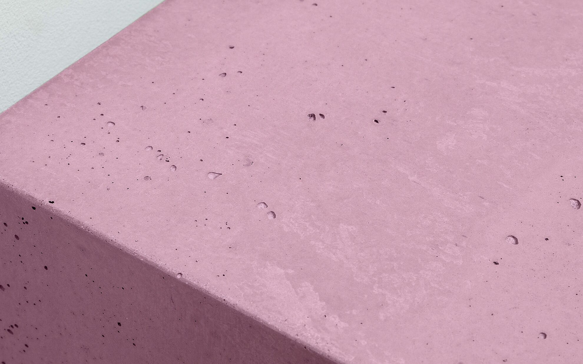 Beton-Lowboard rosa Oberfläche
