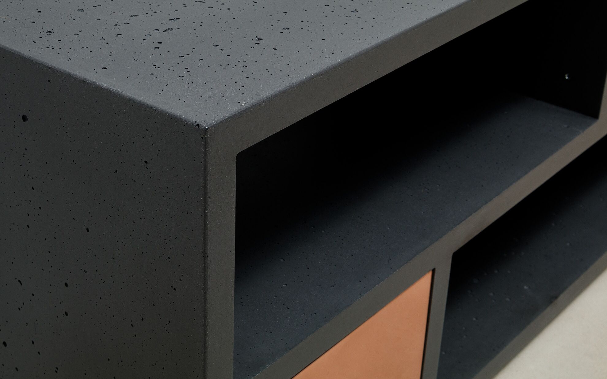 Detail Beton-Sideboard Copperbox 180 cm