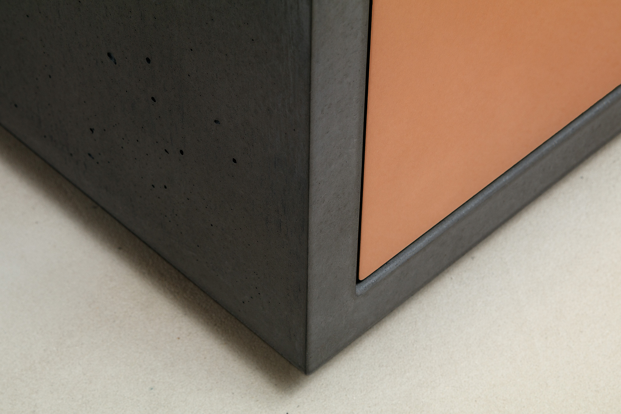 Betonmöbel Lowboard mit Kupfer-Front, Schubkasten, 120 cm, Detail